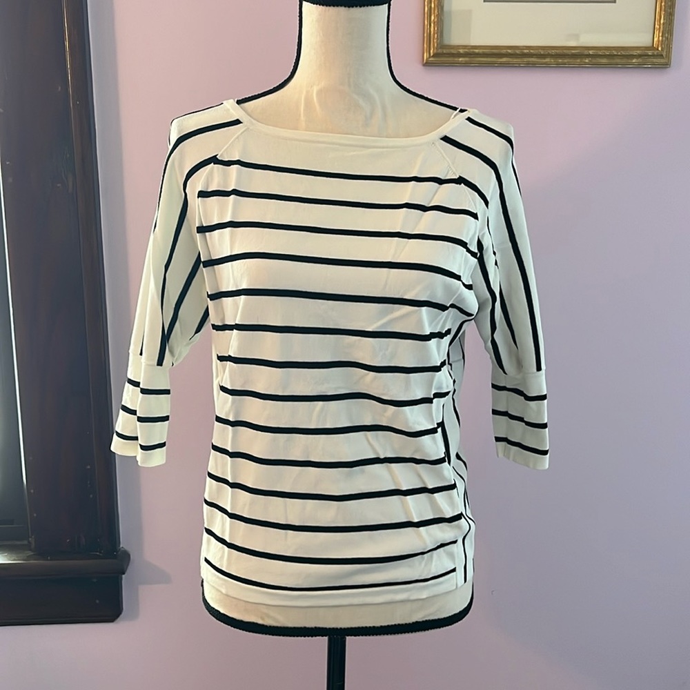 White House Black Market Petite sweater